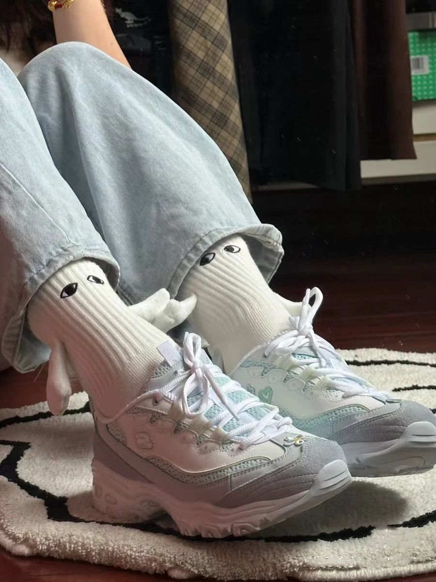 Magnetic Hand In Hand Socks